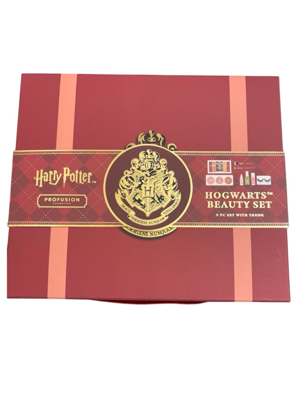 Harry Potter 9 Piece Hogwarts Beauty Set w/ Trunk